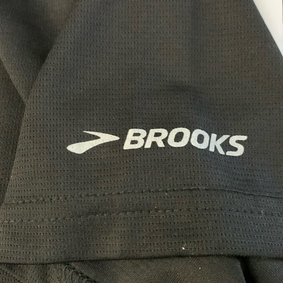 3/$20✨ Brooks Black Short Sleeve Tee Rock n Roll Series Marathon 2016 Nashville - Picture 4 of 8